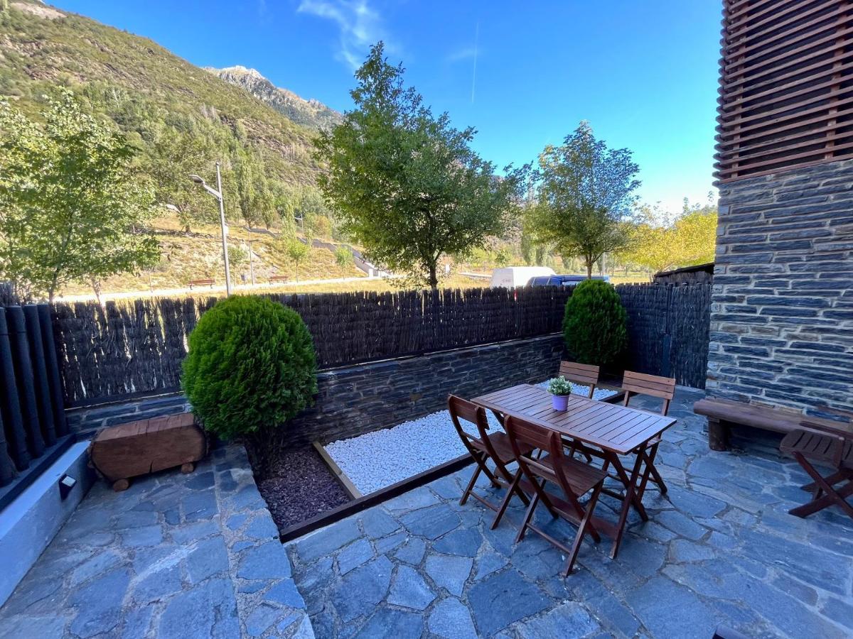 B49 - Bajo Con Jardin Peguera - Villmor Apartman Benasque Kültér fotó
