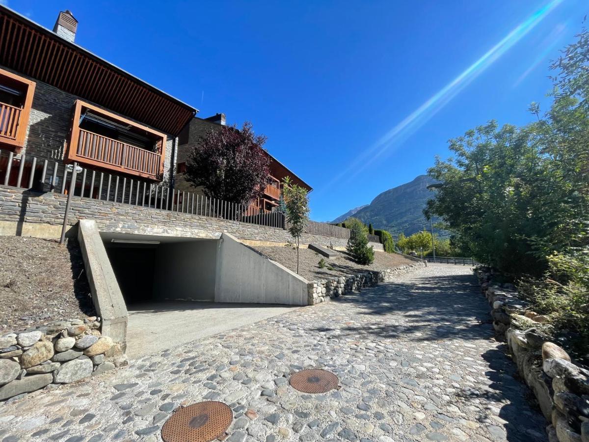 B49 - Bajo Con Jardin Peguera - Villmor Apartman Benasque Kültér fotó