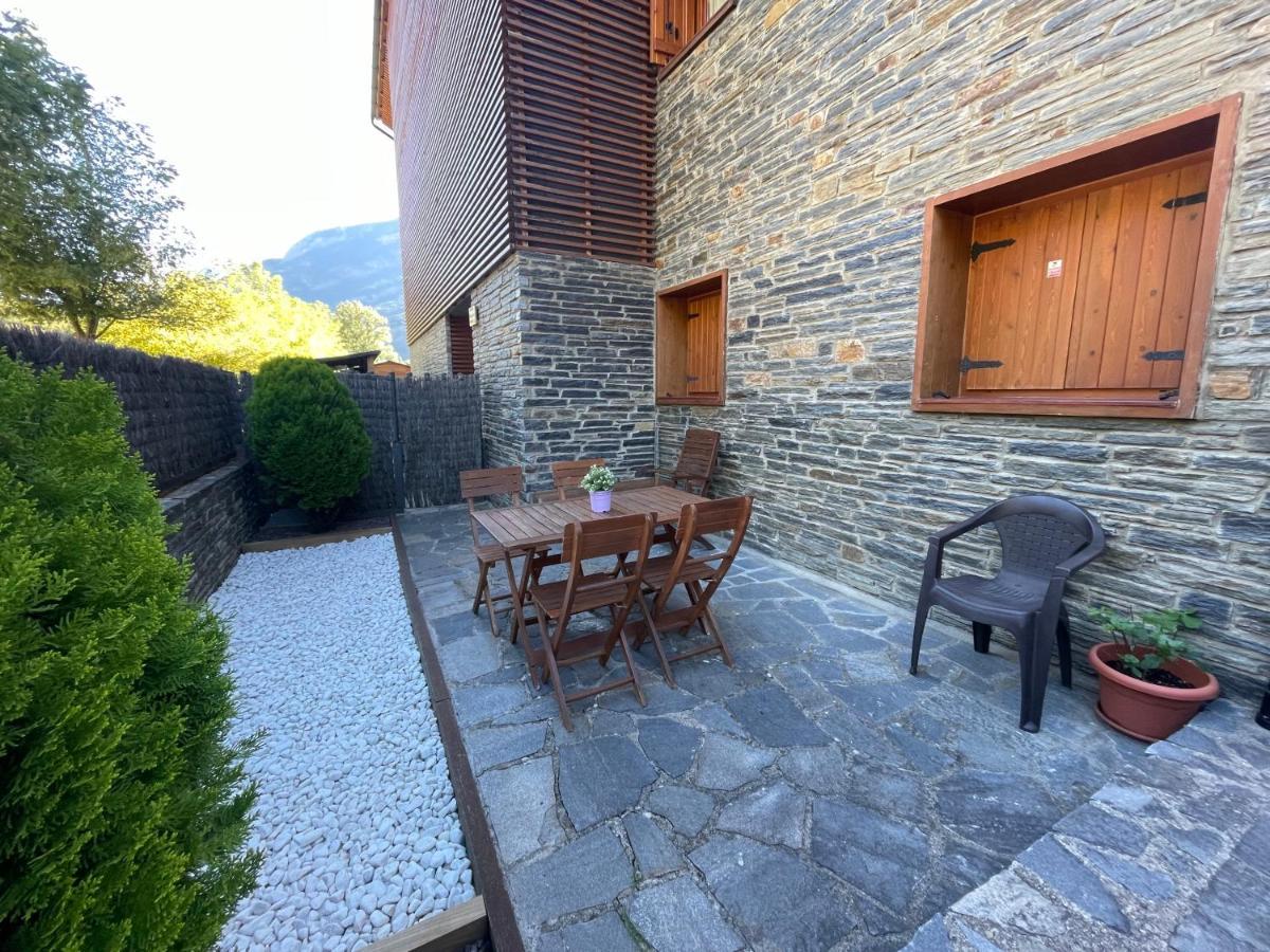 B49 - Bajo Con Jardin Peguera - Villmor Apartman Benasque Kültér fotó